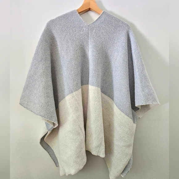 NWT Rachel Zoe Knit Open-front Poncho Cardigan Wrap in Grey and Cream, OS - Picture 7 of 8